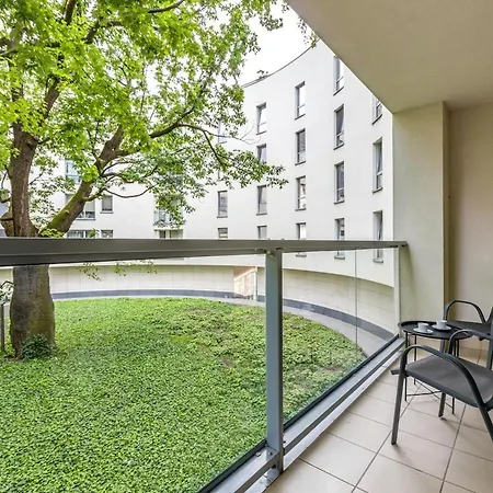 Wola Nest * Varsovia